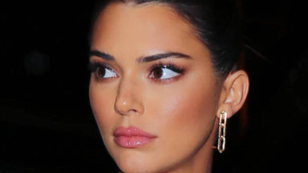 Kendall Jenner es objeto de burlas al dejar un grave error en la intervención de sus fotos