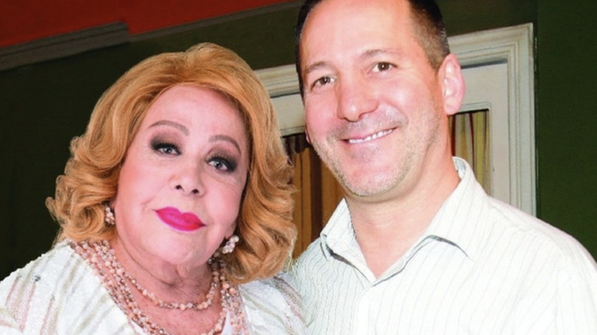Hijo de Silvia Pinal responde a las acusaciones de haberle robado millones a su madre