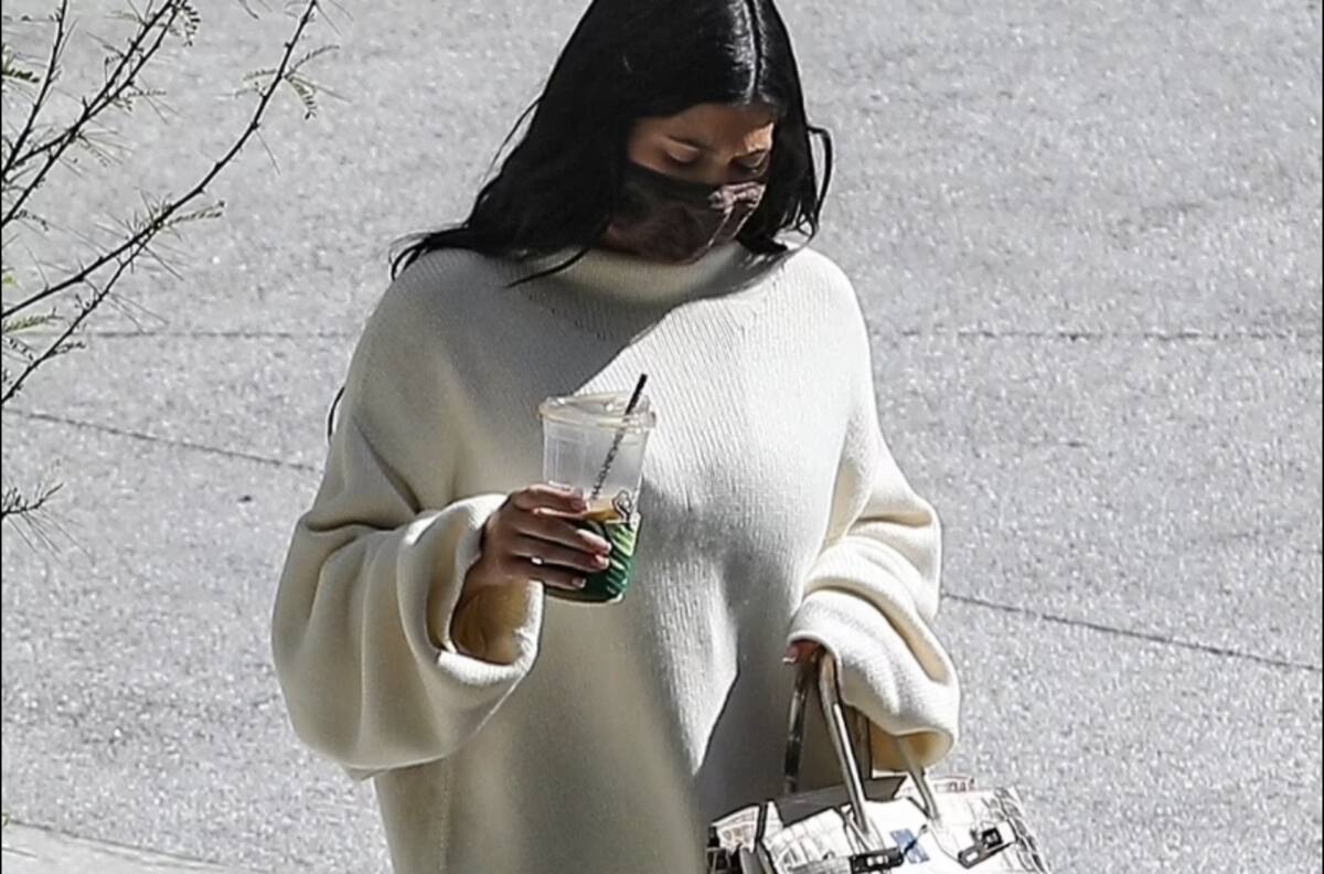 Kylie Jenner es captada por primera vez desde que dio a luz a segundo hijo