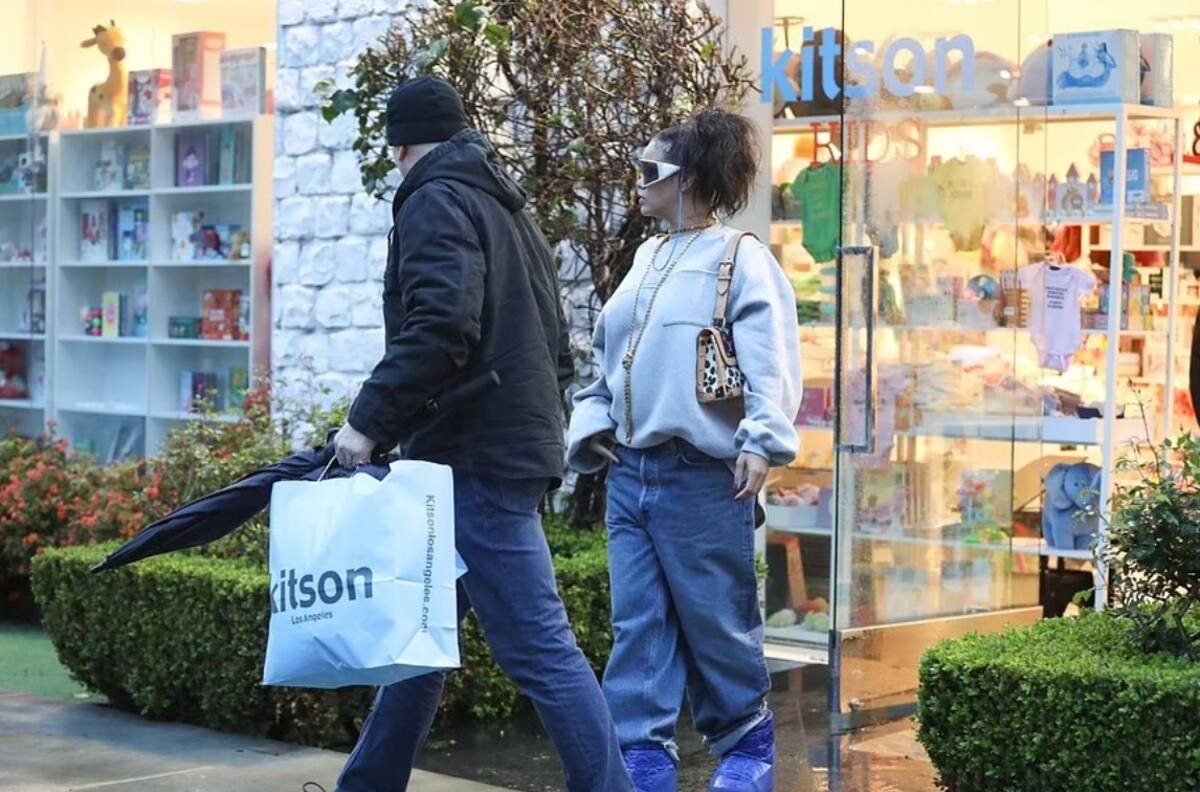 Rihanna cambia tiendas de lujos por jugueterías mientras espera a su segundo hijo