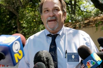 Forense que hizo autopsias a Michael Jackson y Whitney Houston es encontrado muerto