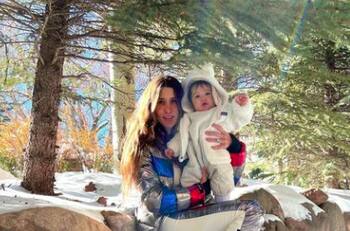 Las nietas de Alejandro Fernández disfrutan de unas heladas vacaciones a días de Navidad