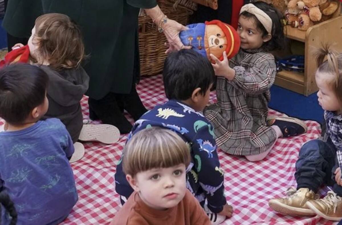 Reina Camila es acusada de racista tras la publicación de un video conviviendo con niños