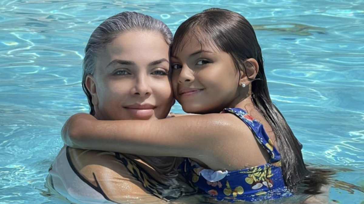 Verónica Castro pudo ver a su nieta Rafaela tras dos años distanciadas