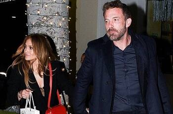 JLo y su blusa transparente no pasaron inadvertidas en una cita con Ben Affleck