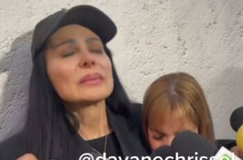 Maribel Guardia rompe en llanto al aparecer públicamente desde la muerte de su hijo