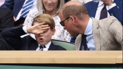 Al príncipe George casi se le cae el trofeo de Wimbledon