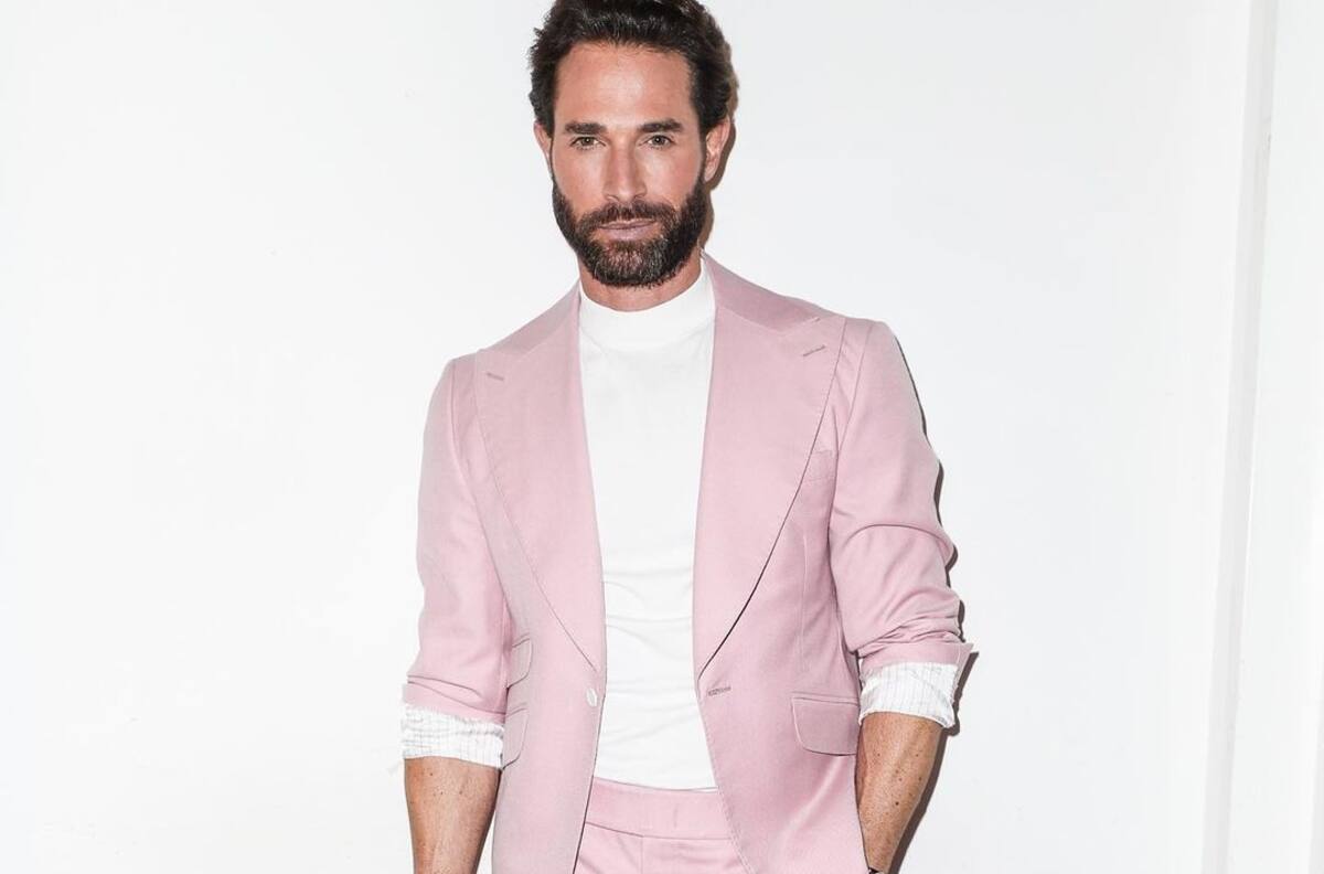 Un Sebastián Rulli “rosado” pide ayuda a sus fans y ellos creen que habla de un problema
