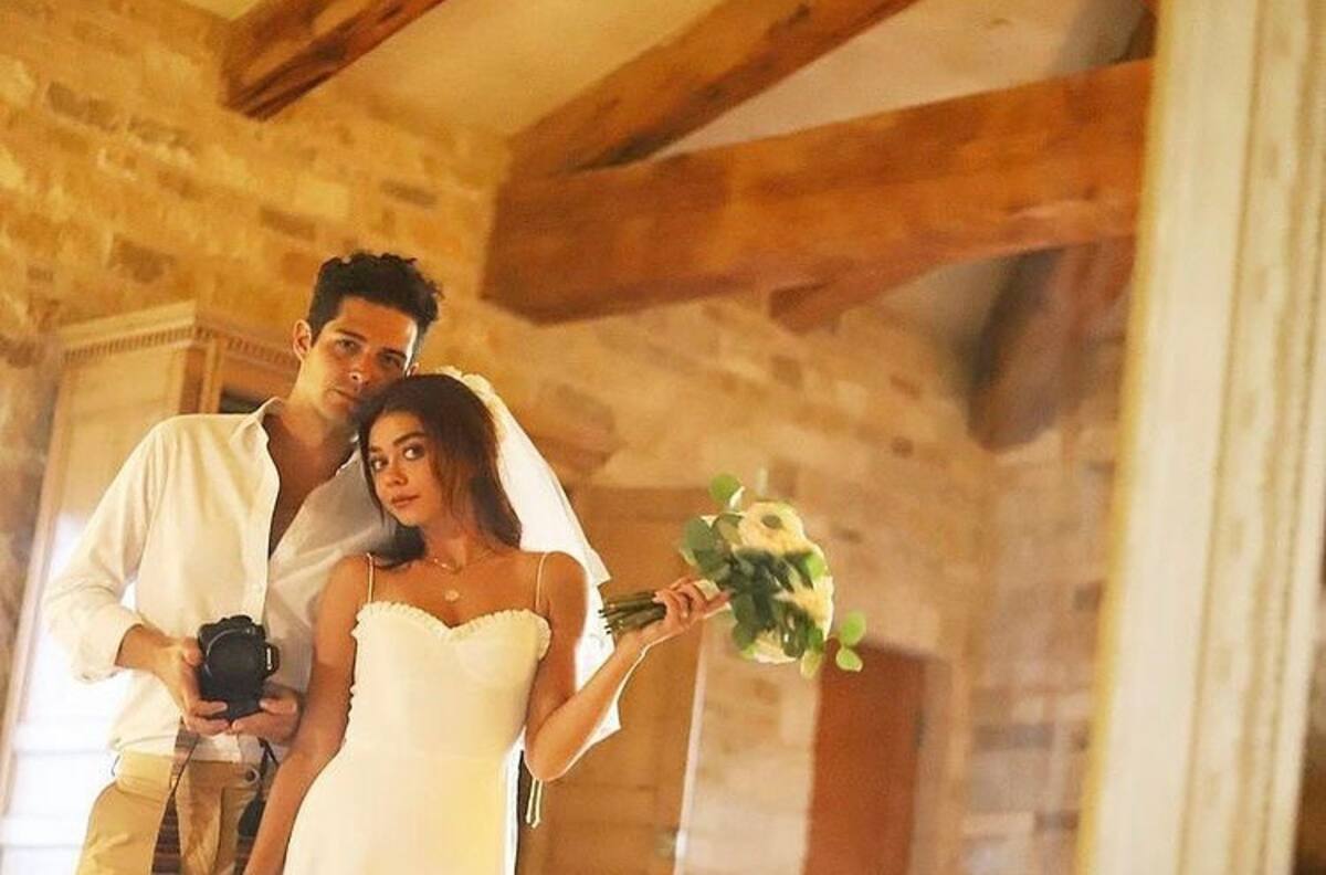 Sara Hyland y Wells Adams celebraron su boda con actores de 'Modern Family'