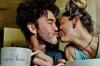 Actriz de ‘The Big Bang Theory’ anuncia que se convertirá en madre por primera vez