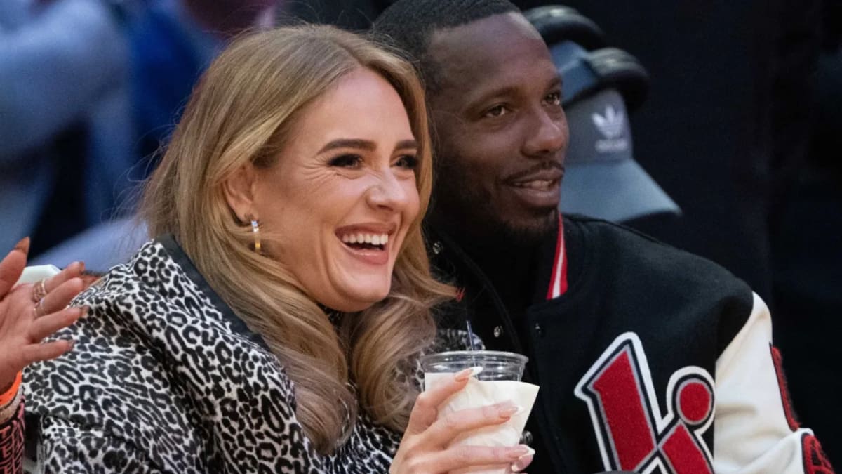 Adele luce anillo de diamantes que desata fuertes rumores de boda para este año