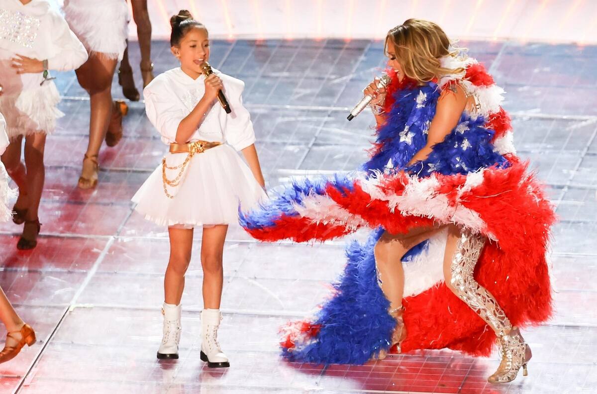 Jennifer Lopez proyecta su próximo show de Super Bowl junto a su hija Emme Muñiz