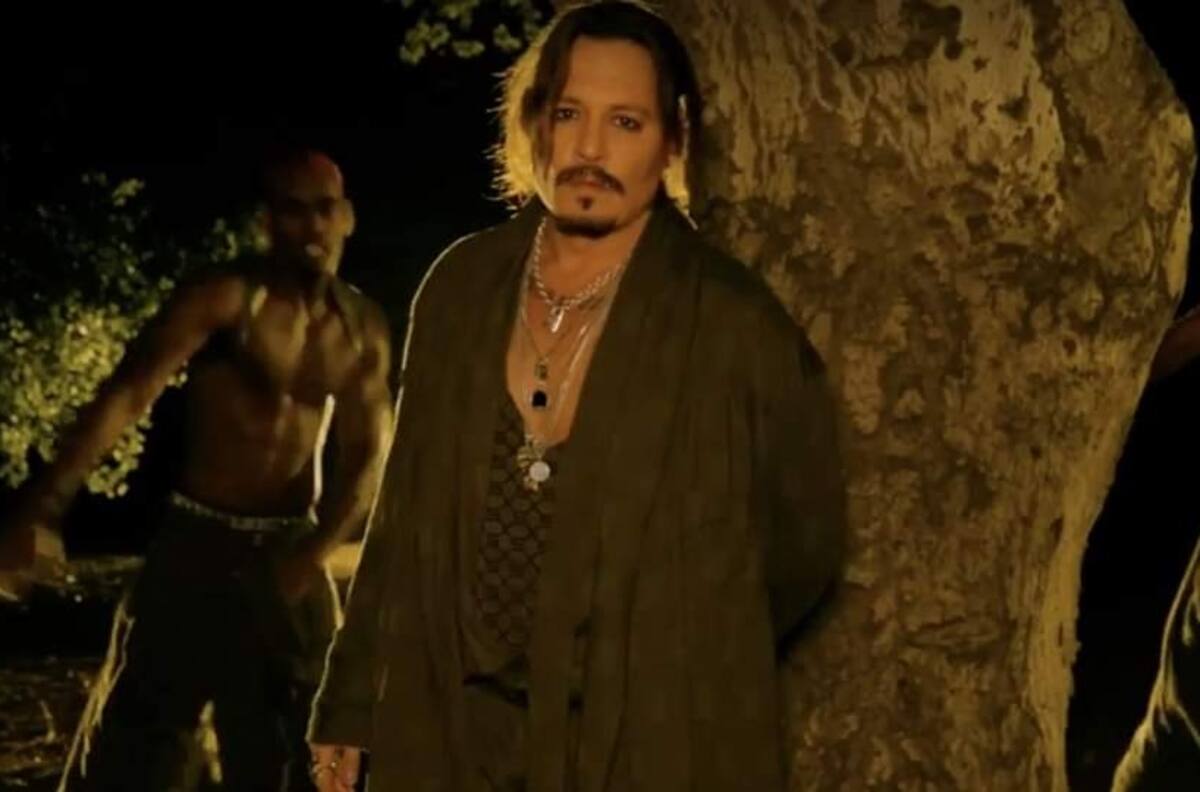 Participación de Johnny Depp en desfile de Rihanna genera enojo contra la cantante