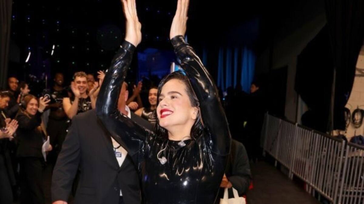 Rosalía y Rauw Alejandro protagonizaron sensual baile en el escenario de los Latin Grammy 2022