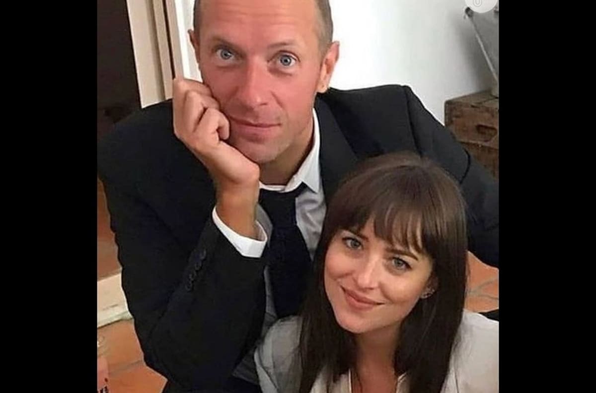 El detalle de Chris Martin con Dakota Johnson que se volvió viral y confirmó que siguen juntos