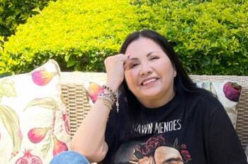 Critican a Ana Gabriel por negarse a recibir regalos de sus fans durante su gira por Latinoamérica