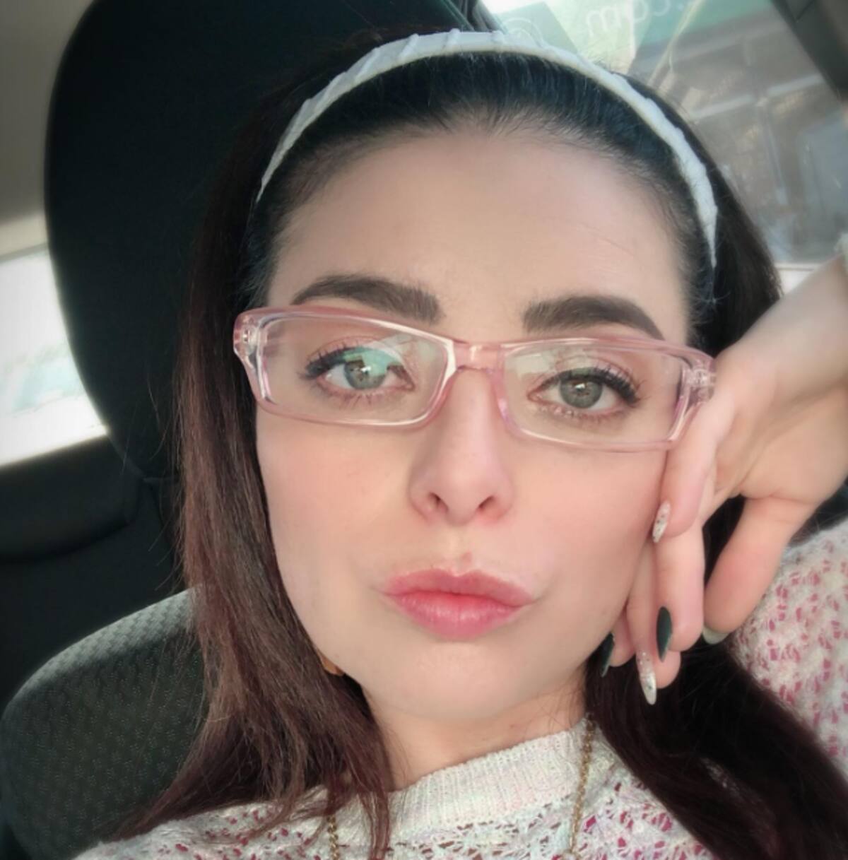 Critican a Violeta Isfel por convivir con Eleazar - Créditos: Instagram