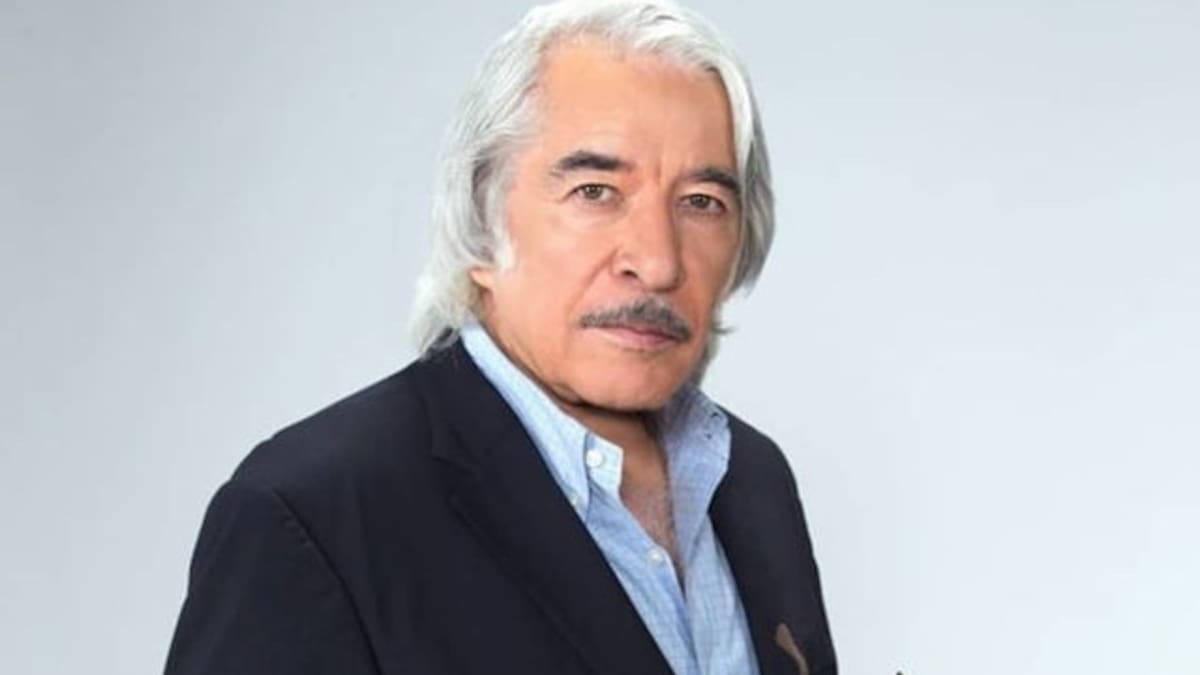 Familiares y amigos dan el último adiós a Enrique Rocha
