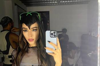 Danna Paola anuncia importante noticia y Alex Hoyer le envía un regalo para celebrar