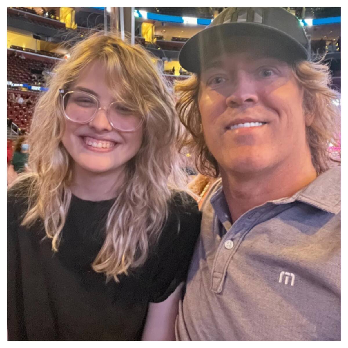 Dannielynn y su padre Larry Birkhead. La adolescente de 16 años es la fiel copia de su madre Anna Nicole.