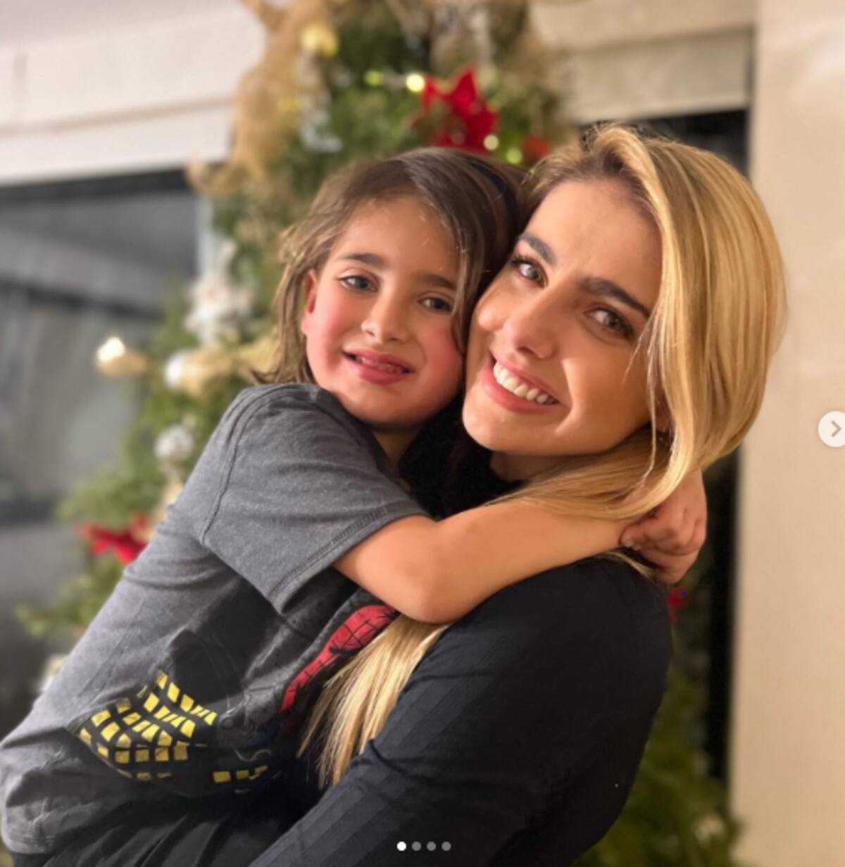 Demanda Michelle Renaud al padre de su hijo por maltrato - Créditos: Instagram