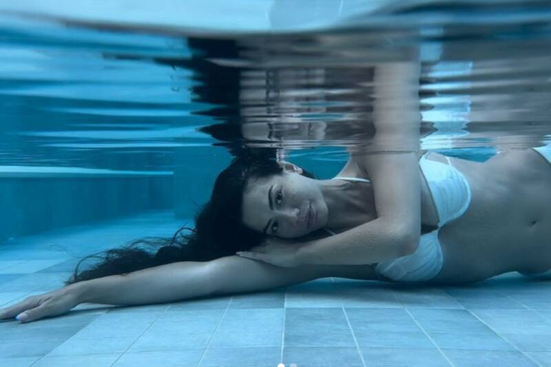 Protagonista de la teleserie "Erkenci Kuş" (Pájaro soñador), Demet Özdemir lleva una intensa actividad en redes sociales.