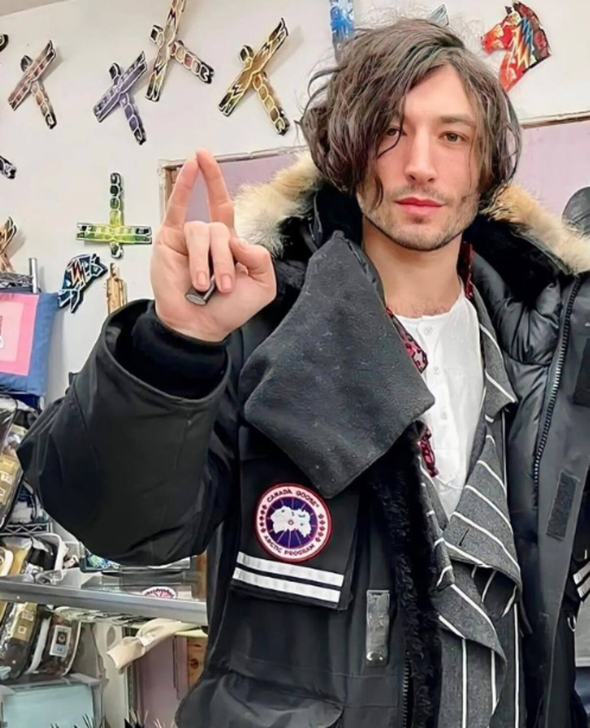 Detienen a Ezra Miller, actor de 'The Flash', tras golpear a una mujer y provocarle una herida - Créditos: Instagram