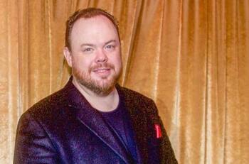 Devin Ratray de 'Mi pobre angelito' fue arrestado por estrangulamiento pero salió bajo fianza