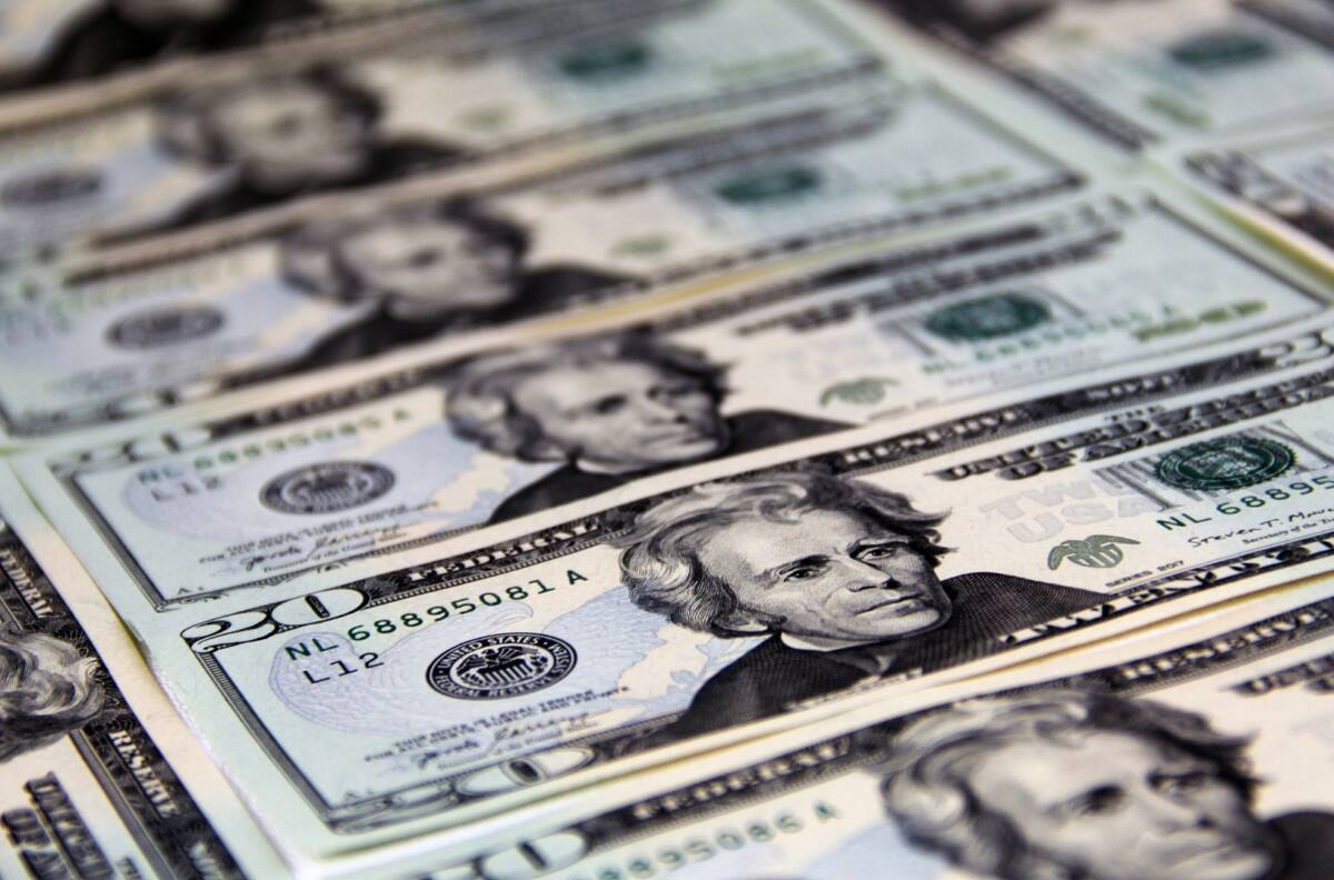 Estas son las poderosas razones por las que tienes una “mala relación” con el dinero y algunos consejos sobre cómo mejorar