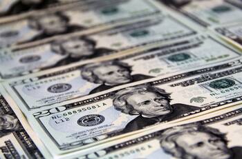 Estas son las poderosas razones por las que tienes una “mala relación” con el dinero y algunos consejos sobre cómo mejorar