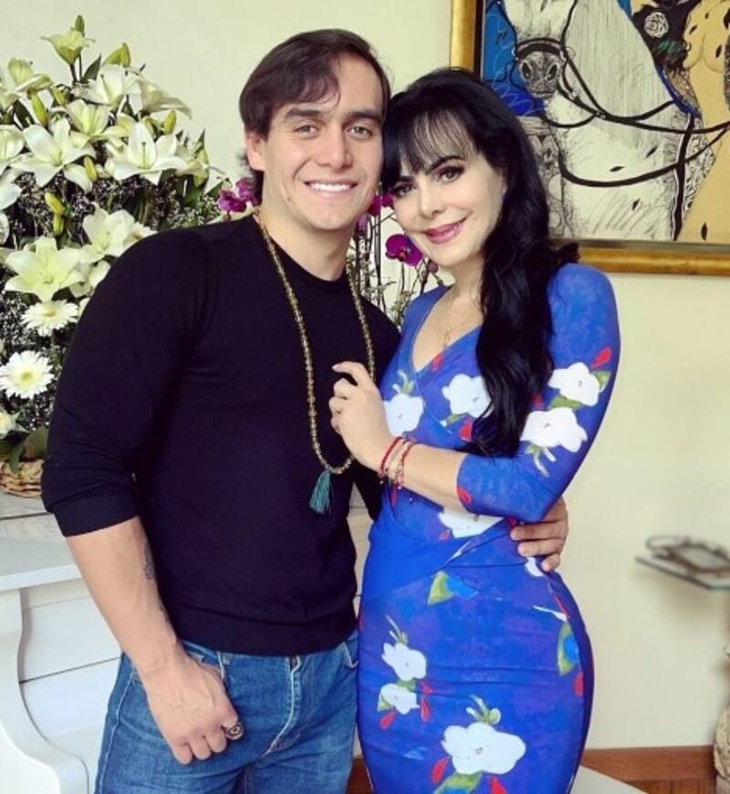 Dolor y apoyo de famosos y personalidades con Maribel Guardia ante muerte de su hijo Julián Figueroa Maribel Guardia y su hijo, en una fotografía de 2021 - Créditos: Instagram