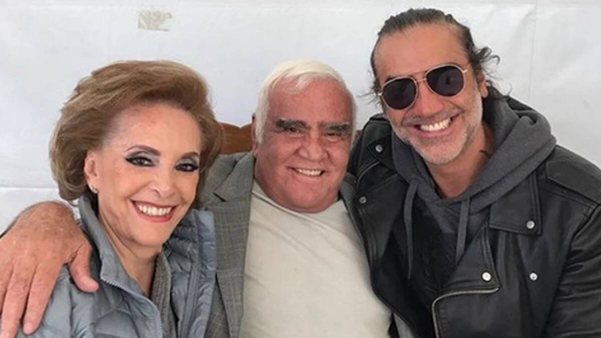Doña Cuquita reveló que su hijo Alejandro Fernández no puede superar la muerte de Vicente Fernández
