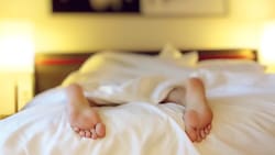 Las mejores posiciones para dormir y aliviar el dolor de espalda