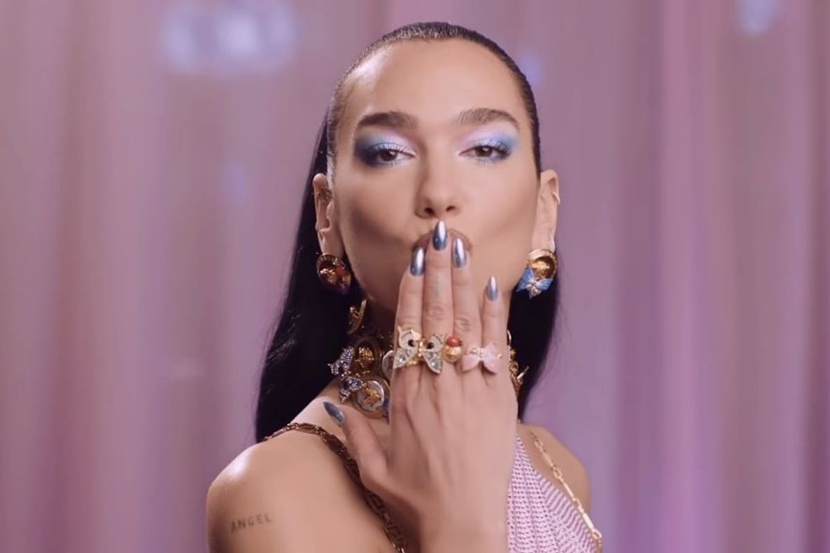 El músico dijo que Dua Lipa era "aburrida como un camello".