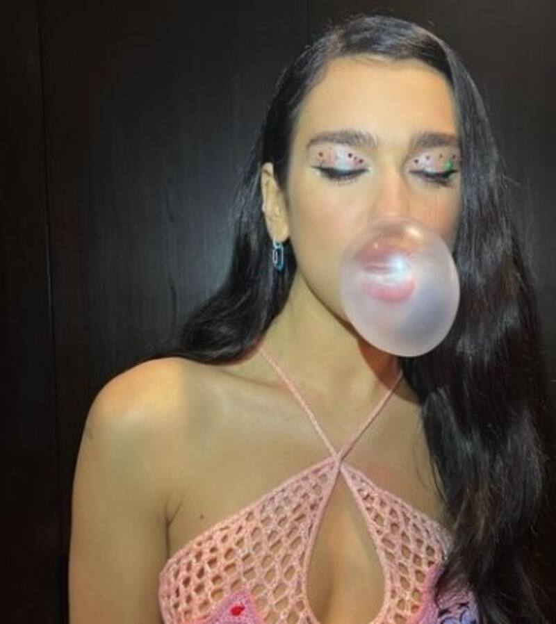 Dua Lipa protagoniza una noche de mucho alcohol y poca ropa en Australia El relajo de la cantante se nota en cada una de sus imágenes - Créditos: Instagram