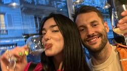 Dua Lipa vive alocada fiesta en París y habla en español