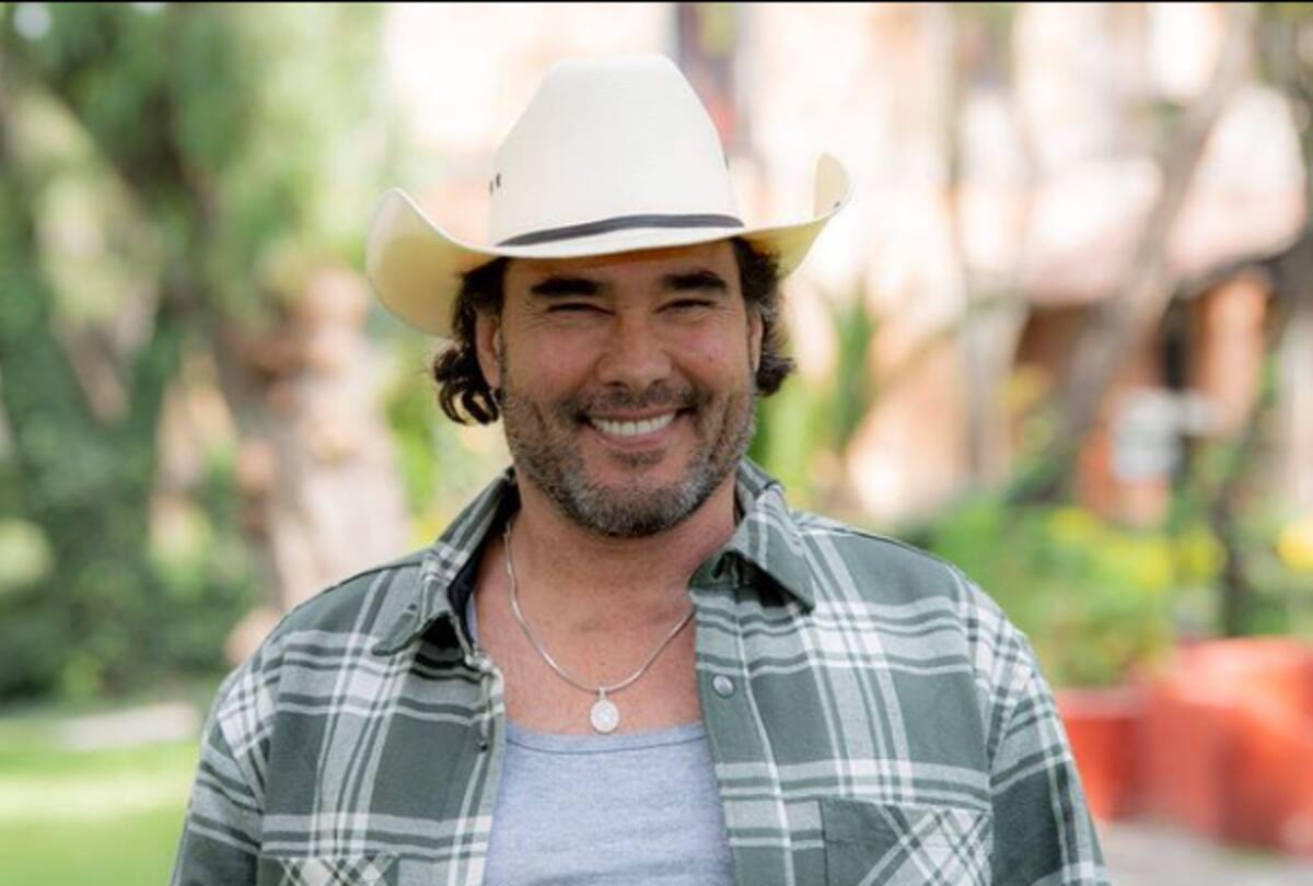 Eduardo Yáñez se estrenó como cantante - Créditos: TWITTER