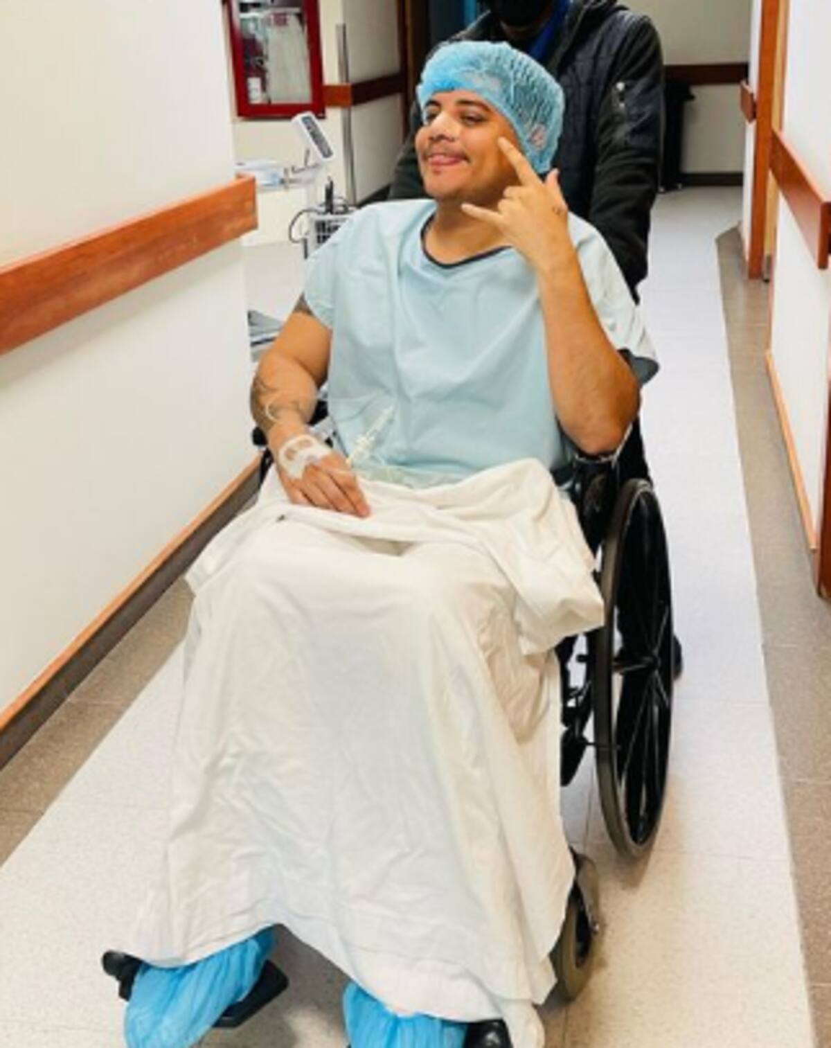 Eduin Caz reaparece en sus redes desde un hospital y causa preocupación entre sus fans - Créditos: Instagram