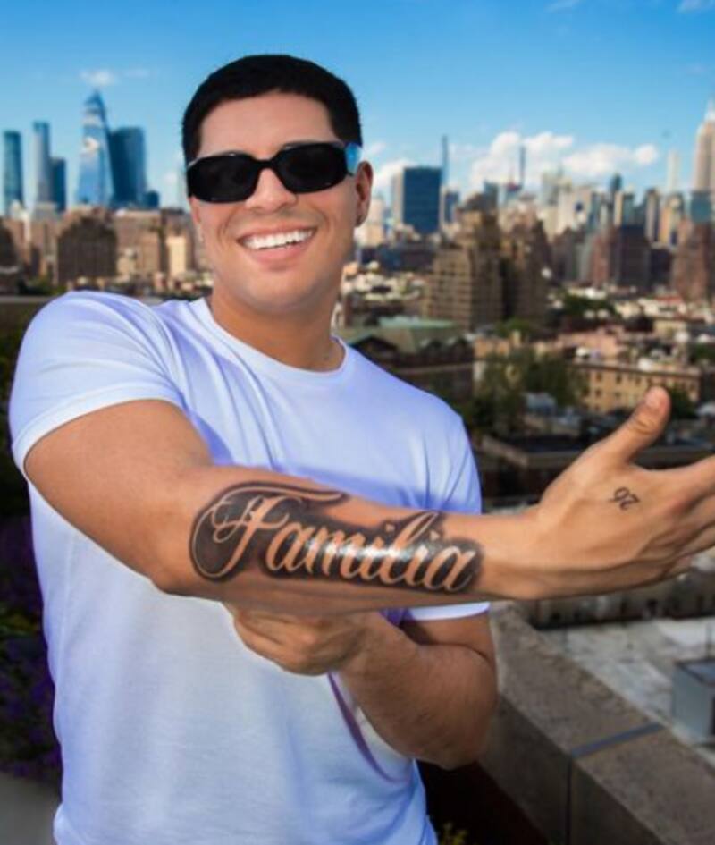 Eduin Caz sorprende a sus fans al publicar su número telefónico - Créditos: Instagram