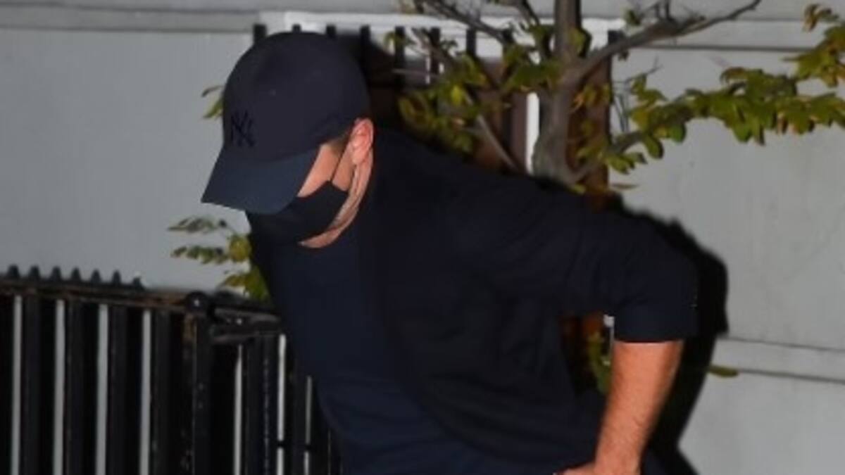 Leonardo DiCaprio trata de pasar inadvertido en la exclusiva fiesta de Anna Wintour