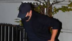 Leonardo DiCaprio trata de pasar inadvertido en la exclusiva fiesta de Anna Wintour