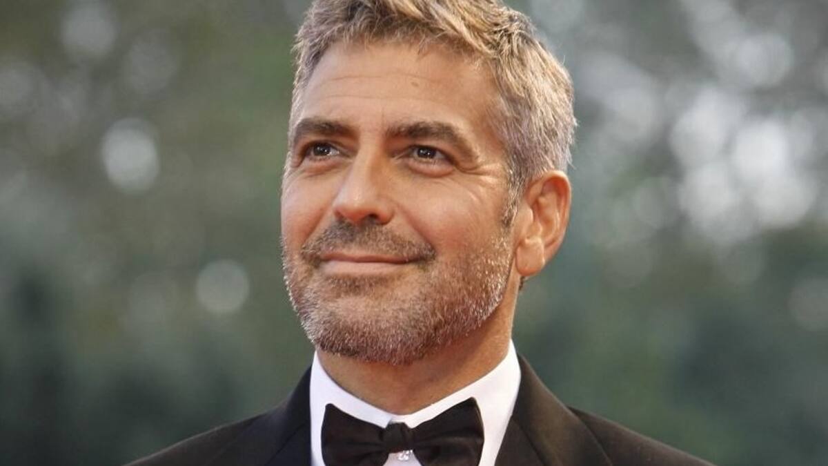 George Clooney admite que sufrió parálisis facial cuando le muestran foto del pasado