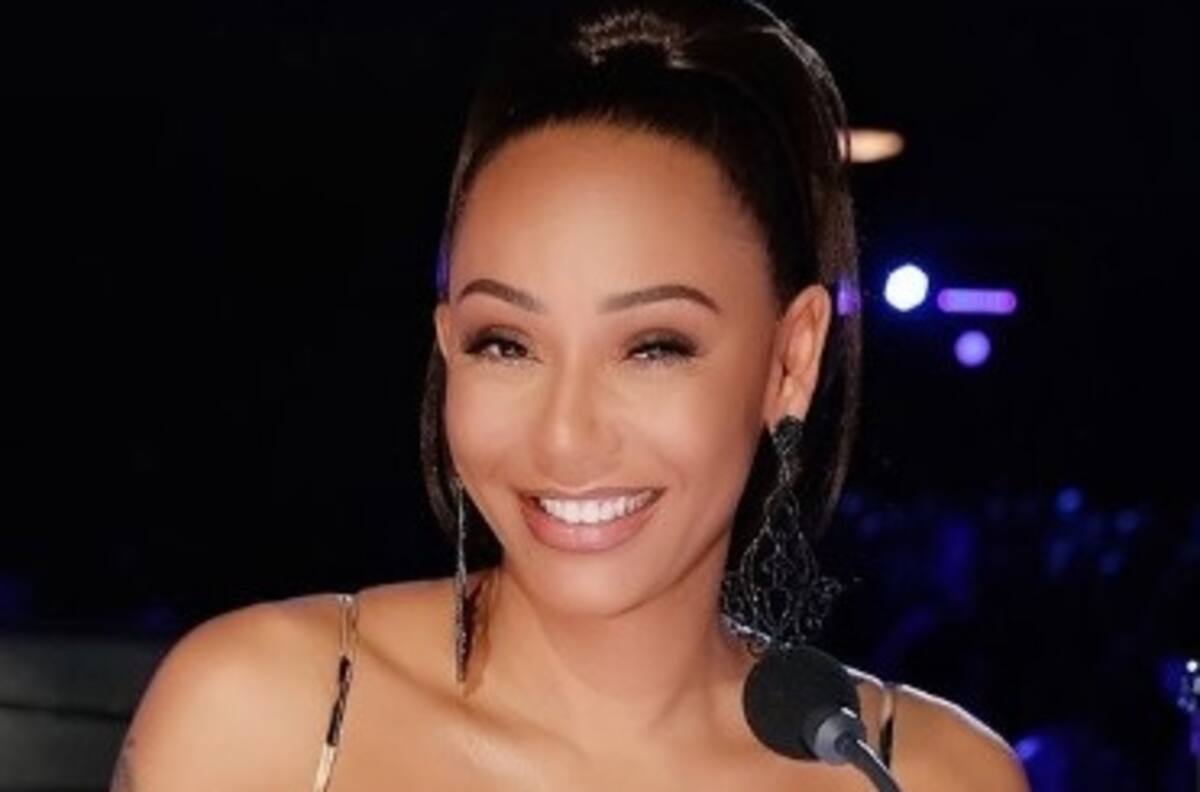 El bochorno de Mel B con su escote cuando el príncipe William le entregó medalla real