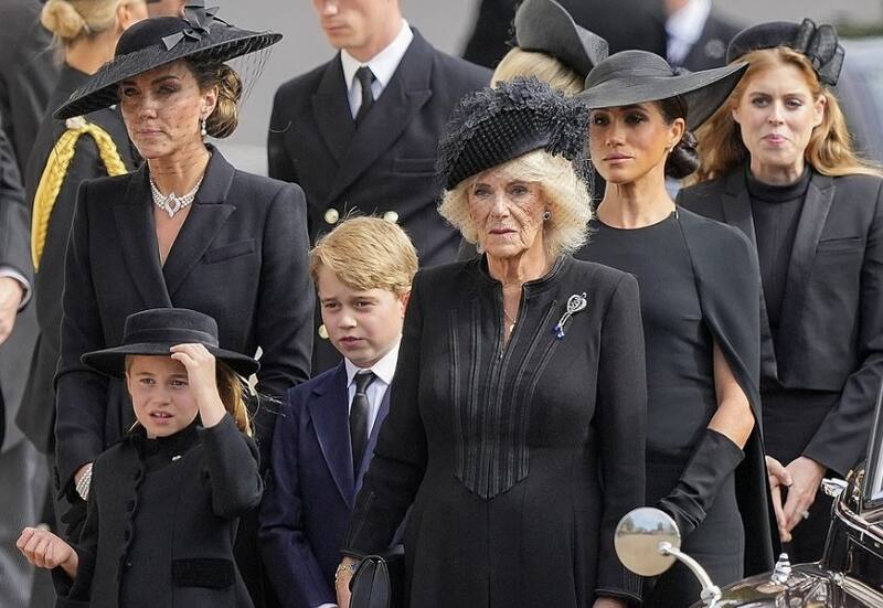 El día de la furia de Camila con Charlotte. - Créditos: Daily Mail