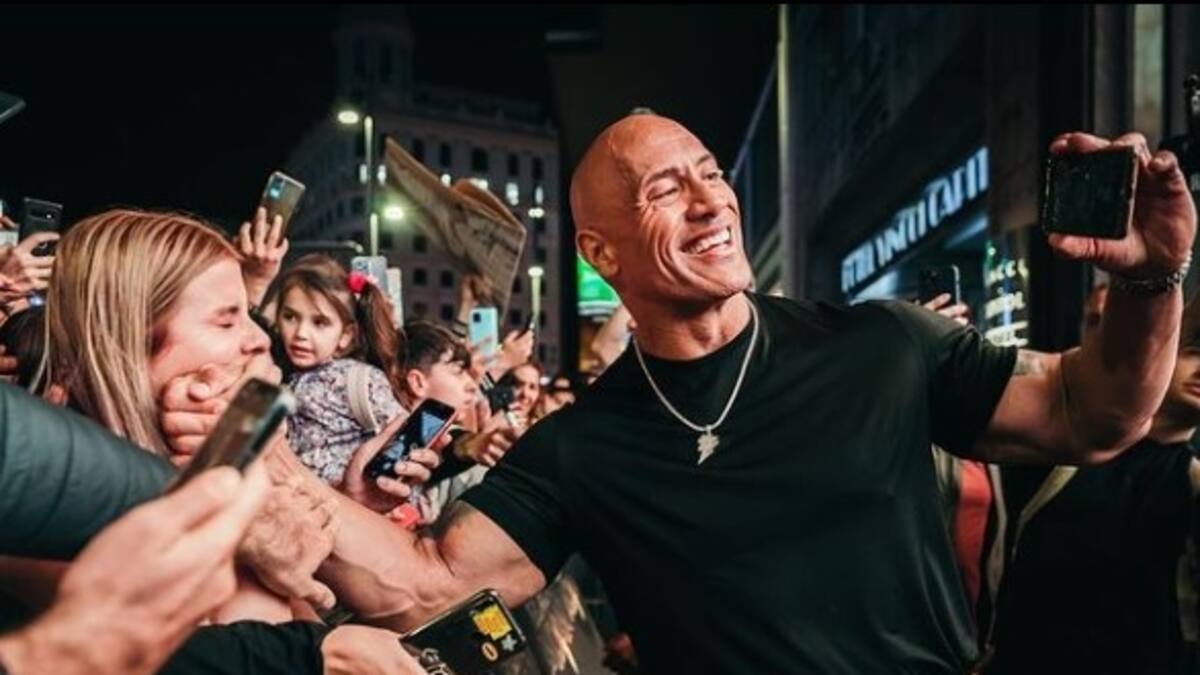 El encantador momento que Dwayne Johnson, "La Roca", grabó para darle un ejemplo a sus hijas