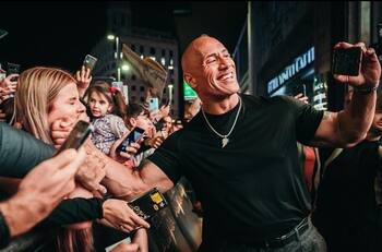El encantador momento que Dwayne Johnson, "La Roca", grabó para darle un ejemplo a sus hijas