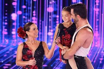 Adamari López y Toni Costa no pierden armonía y calidez para el hito de su hija Alaïa