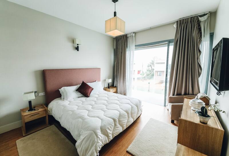 Evita tener tu cama en los siguientes lugares para tener un mejor descanso según el Feng Shui.