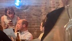 Captan al príncipe William cenando en un bar gay durante su visita a Polonia