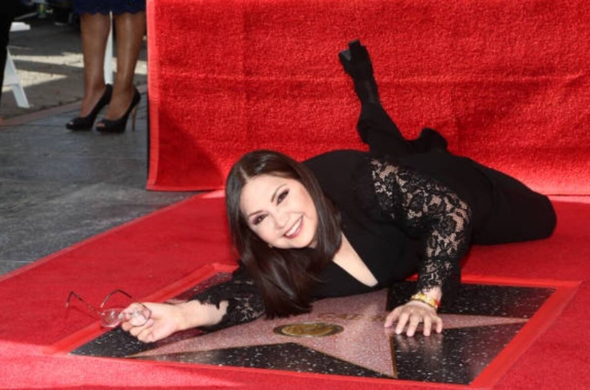 El homenaje a México de Ana Gabriel al ingresar al Paseo de la Fama
